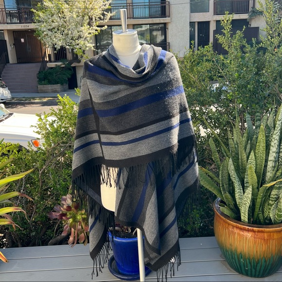 FRENCH CONNECTION Wrap Navy/Gray OSFM Excellent Pre-Owned Condition